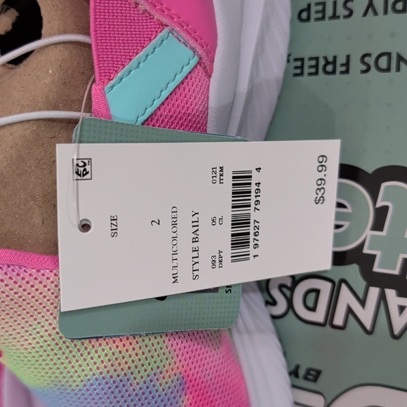 Girls Sketchers Shoes Sizes 2 & 3 Multicolor Step-In Sneakers NWT - Picture 4 of 7